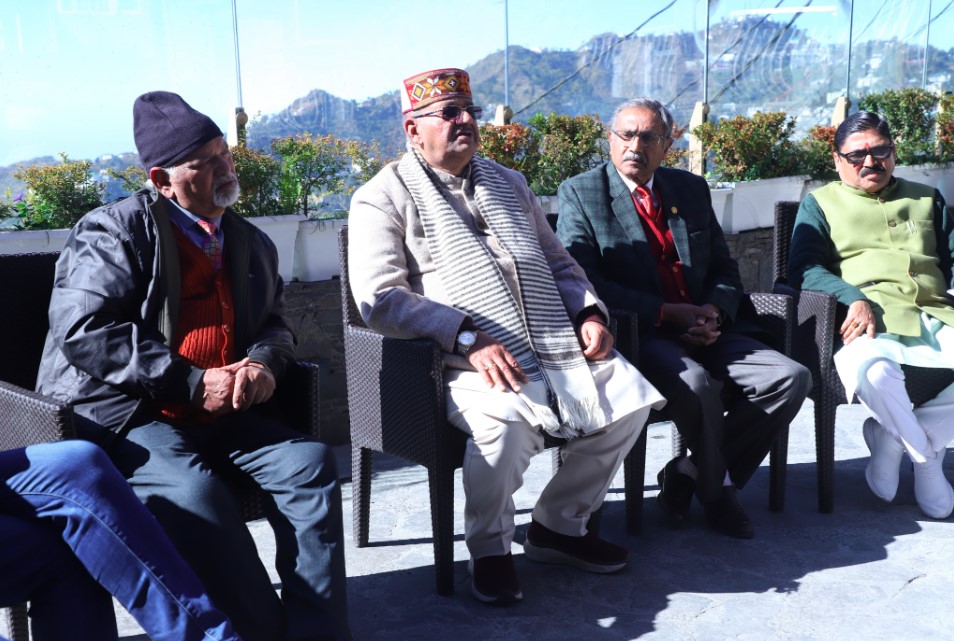 कैबिनेट मंत्री गणेश जोशी ने होटल एसोसिएशन के पदाधिकारियों के साथ की चुनावी बैठक