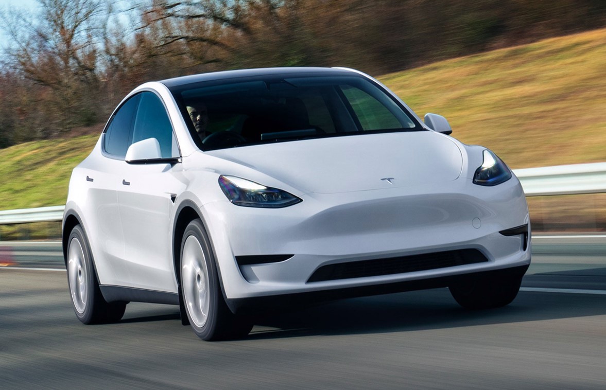 Tesla Model Y भारत में लॉन्च, 15 मिनट की चार्जिंग में चलेगी 238 KM